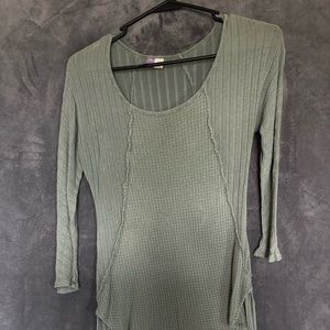 Francesca’s high-low stretch shirt size XS
